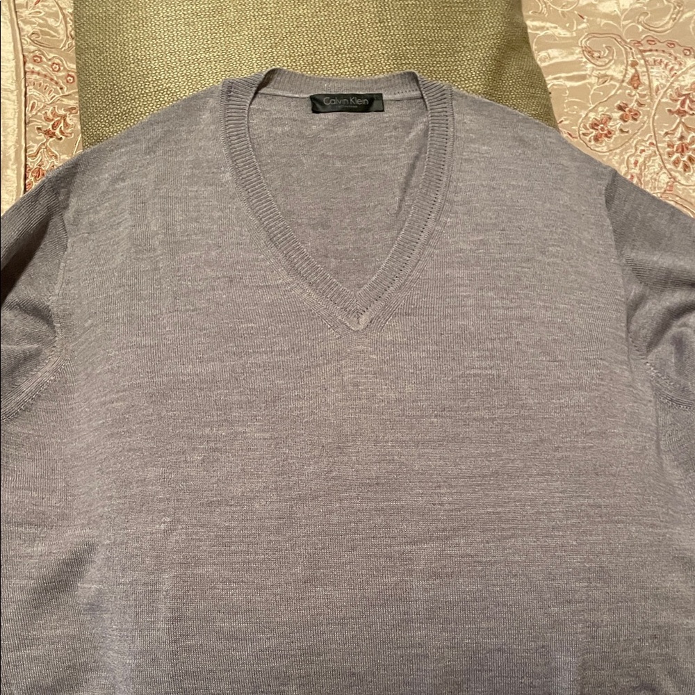 Calvin Klein Men's Light Gray V-Neck Sweater